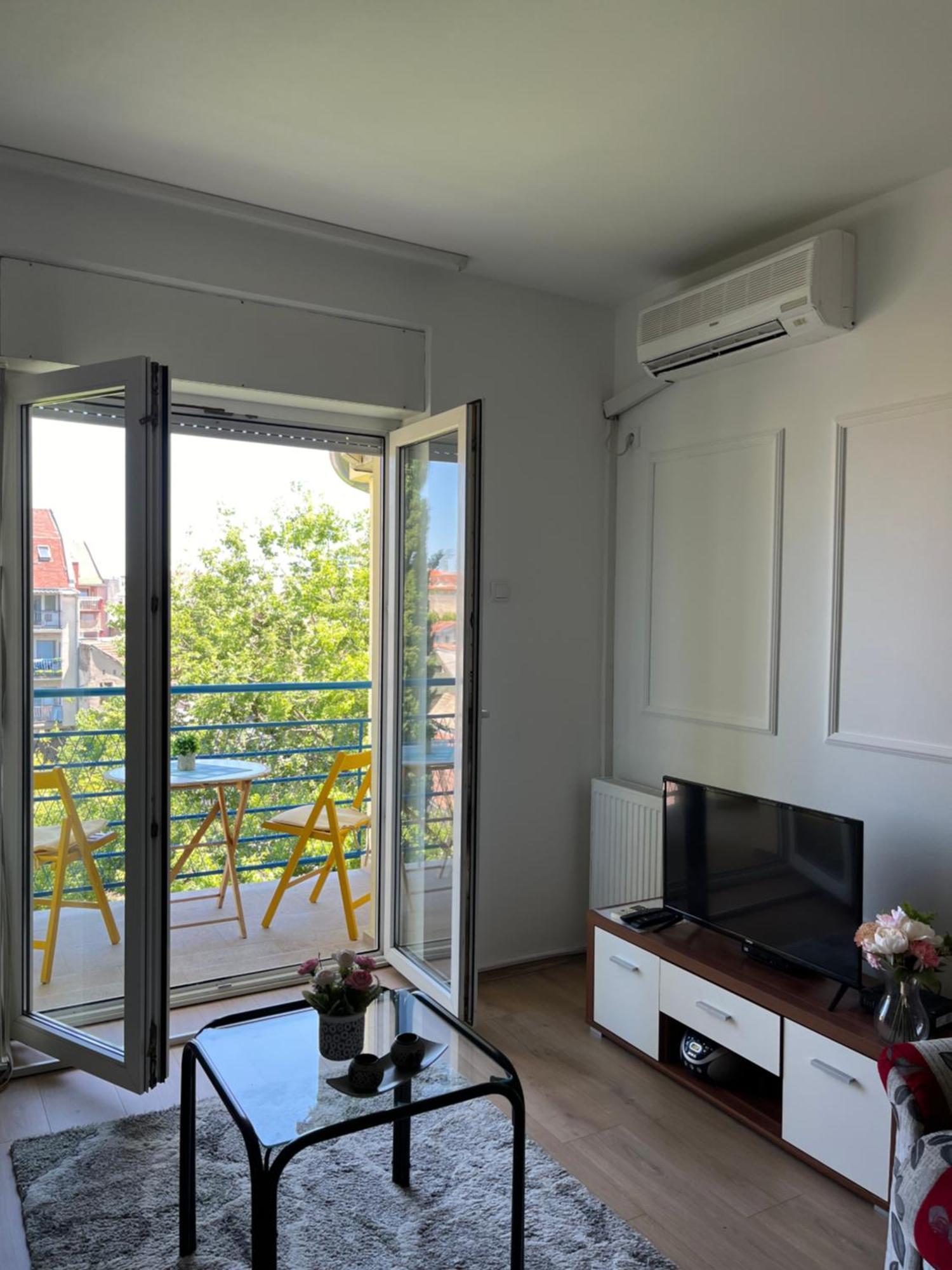 Apartment Vera With Free Garage Novi Sad Exterior foto